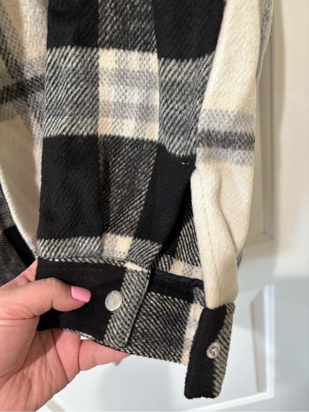 Black and Cream Plaid Shacket - Picture 4 of 7